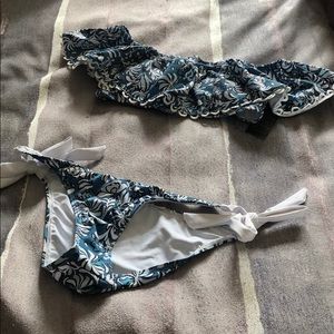 Off the shoulder bikini